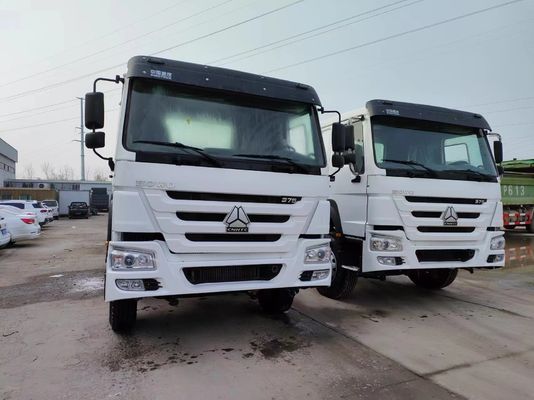 HOWO Sinotuck 6*4 Тракторный грузовик Белый цвет с конструкцией безтрубных шин 8500x2500x3600 мм
