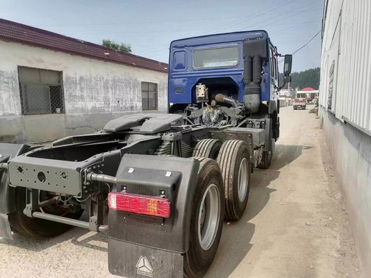 Продам 6×4 приводное колесо Sinotruk тракторный грузовик с 4-6L мощностью двигателя в синем цвете