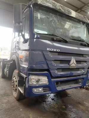 Продам 6×4 приводное колесо Sinotruk тракторный грузовик с 4-6L мощностью двигателя в синем цвете