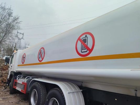 Нефтяные хранилища топливные баки грузовик 6X4 квадратный тип-300L топливный бак Sinotruk 9000kg