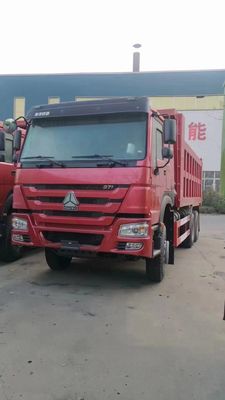 18 кубометров вместимости используется HOWO 6X4 тяжелый грузовик с ручной трансмиссией