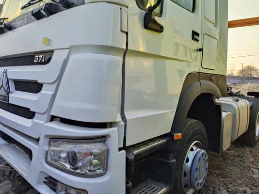 Первоклассный HOWO 6X4 тракторный грузовик 12r22.5 с 351-450 л.с. и ≤5 сидений
