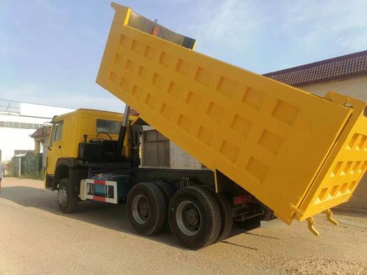 Желтый Sinotruck HOWO 6*4 Дизельный грузовик 351-450hp Передний подъемный стиль Подержанный грузовик