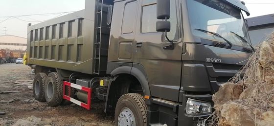 Дизайн радиальной шины Sinotruk HOWO 6*4 Дэмпинг для тяжелой перевозки и ≤5 мест