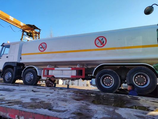 HOWO 8*4 Tank Truck с топливным топливом и 1-летним послепродажным сервисом