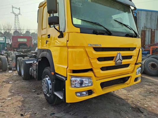 Дизайн беструбной шины Sinotruk 6*4 Тракторный грузовик Желтый Sinotruk головной грузовик