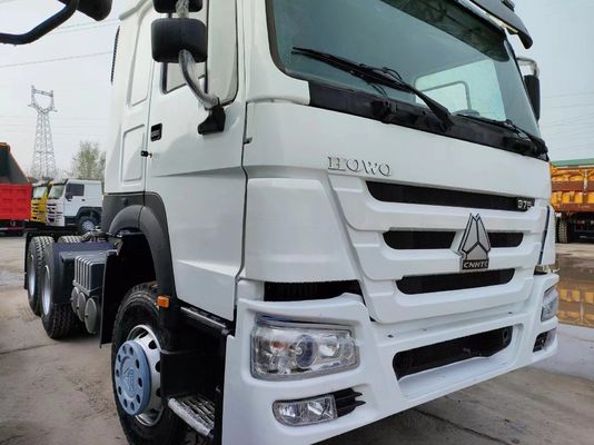 Sinotruck HOWO Грузовик для транспортировки древесины Транспортный грузовик для транспортировки древесины Прицеп мощностью 6-8 л
