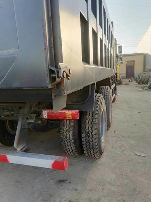 Подержанный Sinotruk HOWO 6*4 Нагрузчик с наклоном 10 колес Размер 8500*2496*3450 мм Евро 3/4/5