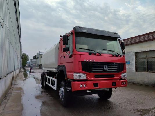 Дизайн радиальной шины Sinotruk HOWO 6X4 Углеродистая сталь Танкерный грузовик для нефтегазового дизельного топлива 18000L