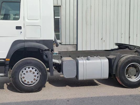 Sinotruk HOWO 6*4 тракторный грузовик в белом цвете с безтрубными шинами и сертификацией GCC