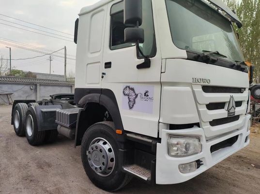 6×4 Приводное колесо Sinotruck HOWO 371HP Тракторный грузовик 8,55*2,5*3,5 м с высокой прочностью
