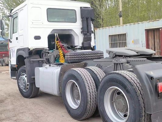 6×4 Приводное колесо Sinotruck HOWO 371HP Тракторный грузовик 8,55*2,5*3,5 м с высокой прочностью