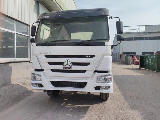 Sinotruk HOWO 6*4 Тракторный грузовик Правое управление 6800*2496*2950 мм В употребленном состоянии