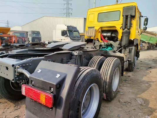 Sinotruk HOWO Тяжелый грузовик 6*4 Тракторный грузовик Желтый с эмиссией Евро 3/4/5 и ≤5 сидений