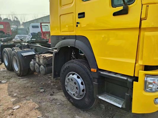 Sinotruk HOWO Тяжелый грузовик 6*4 Тракторный грузовик Желтый с эмиссией Евро 3/4/5 и ≤5 сидений