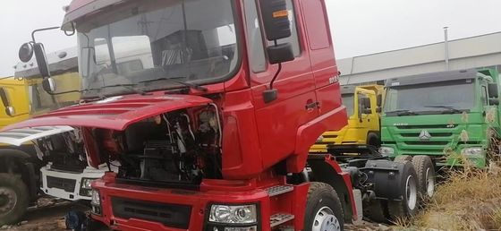 Red Shacman 6*4 Тракторный грузовик 10 колес с сертификацией ECE и конструкцией радиальных шин