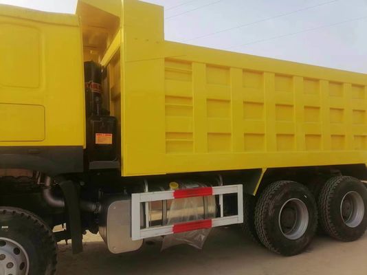 Дизайн радиальной шины Sinotruck HOWO 6*4 Желтый грузовик с ручной коробкой передач