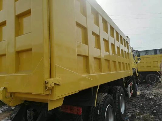 Дизайн радиальной шины Sinotruck HOWO 6*4 Желтый грузовик с ручной коробкой передач