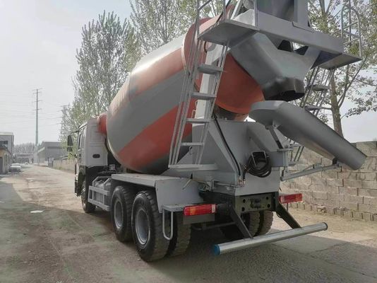 6×4 Sinotruck HOWO Микширующий танкер с размером 8500x2500x3600 мм